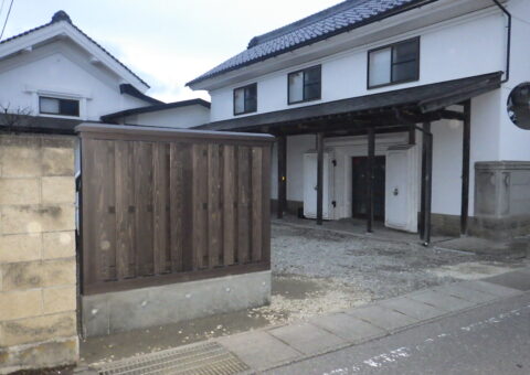 #14 杉の塀を施工させていただきました。