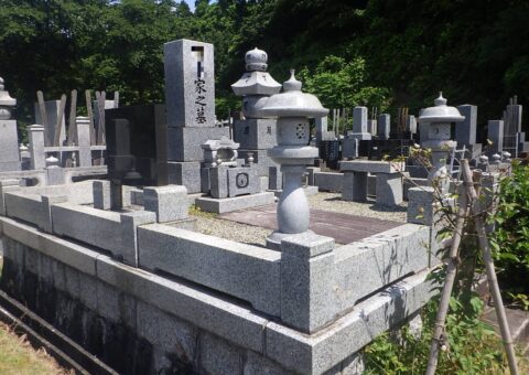 #1 液体ガラスで墓石を綺麗にする。（前編）